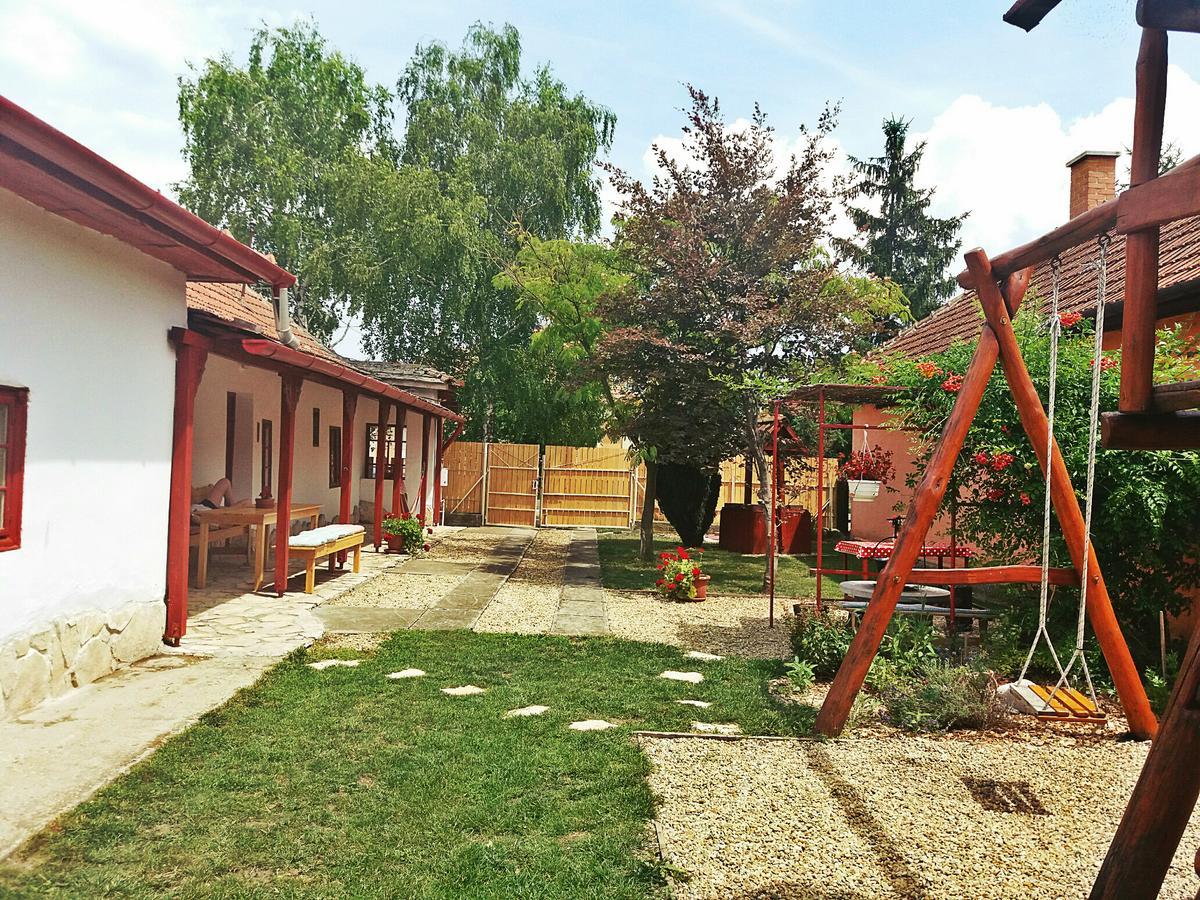 Arpad Nyaralohaz Villa Sarud Exterior photo